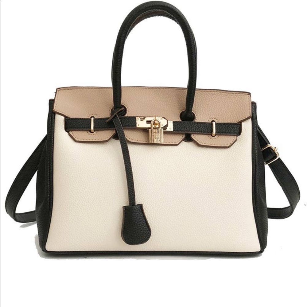Handbag with straps!